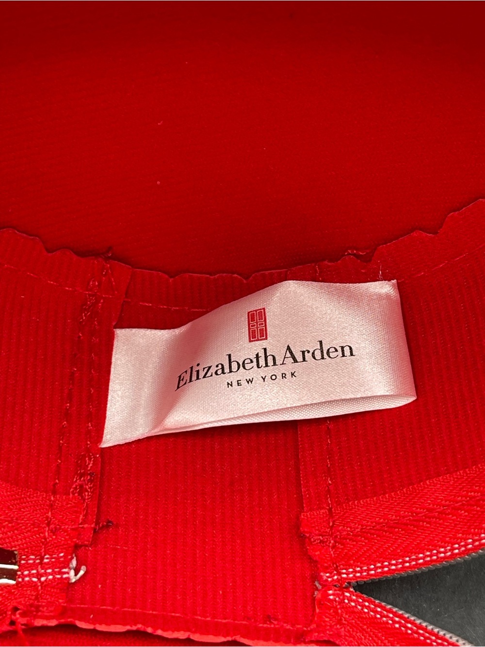 Elizabeth Arden Red Round Case Prevage Anti-Aging Serum & White Tea - Picture 7 of 7